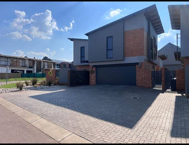 3 BEDROOM HOUSE FOR SALE IN SIX FOUNTAINS RESIDENTIAL ESTATE